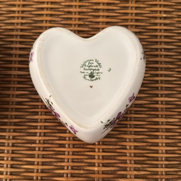 Hammersley Victorian Violets Heart Shaped Trinket Dish - Picture 4 of 4